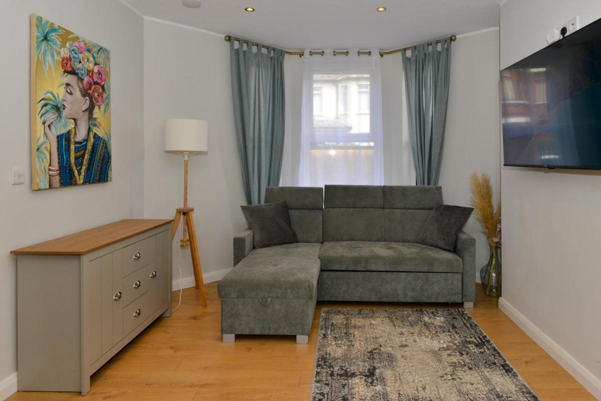 Esterville Apartments 1 And 2 Bedrooms Hot Tub Availability Belfast Bagian luar foto