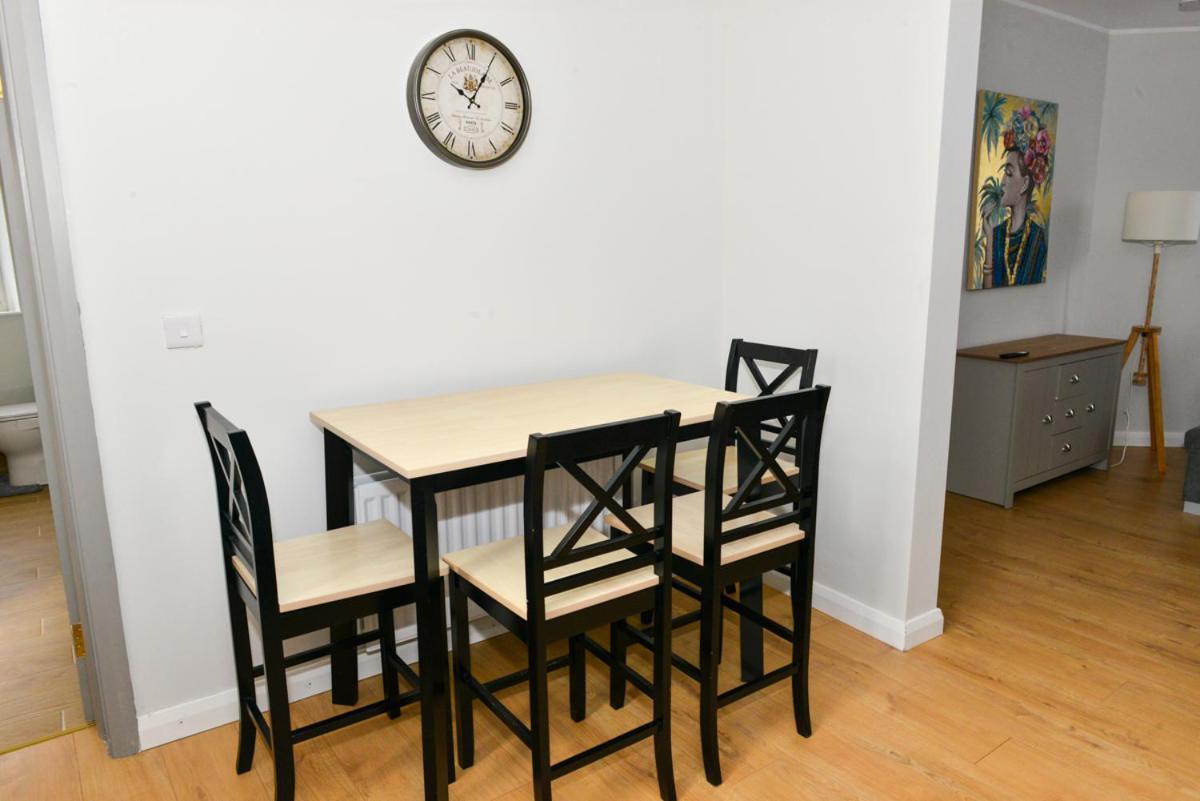 Esterville Apartments 1 And 2 Bedrooms Hot Tub Availability Belfast Bagian luar foto