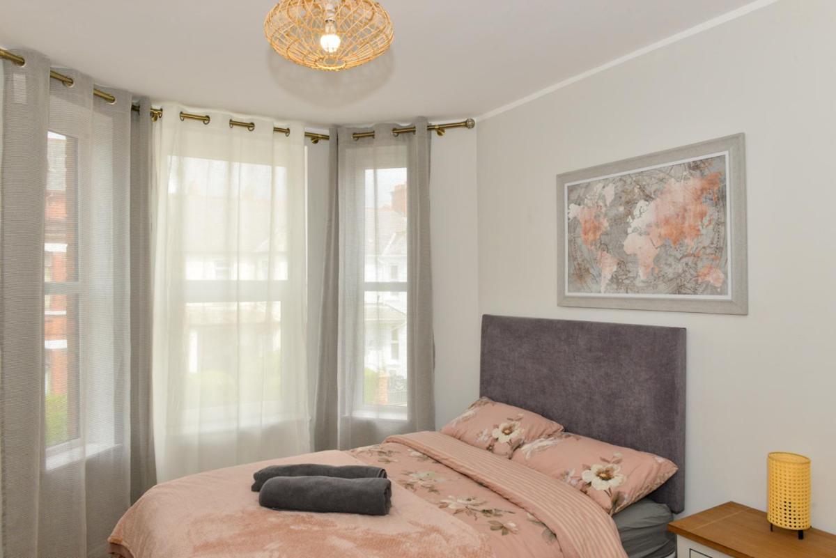 Esterville Apartments 1 And 2 Bedrooms Hot Tub Availability Belfast Bagian luar foto