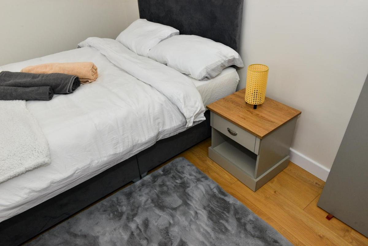 Esterville Apartments 1 And 2 Bedrooms Hot Tub Availability Belfast Bagian luar foto
